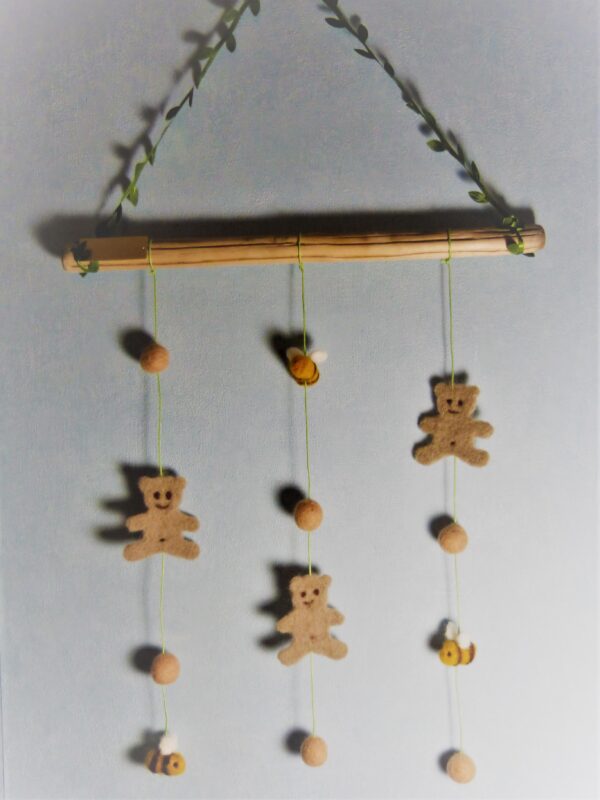 Suspension Les oursons et les abeilles