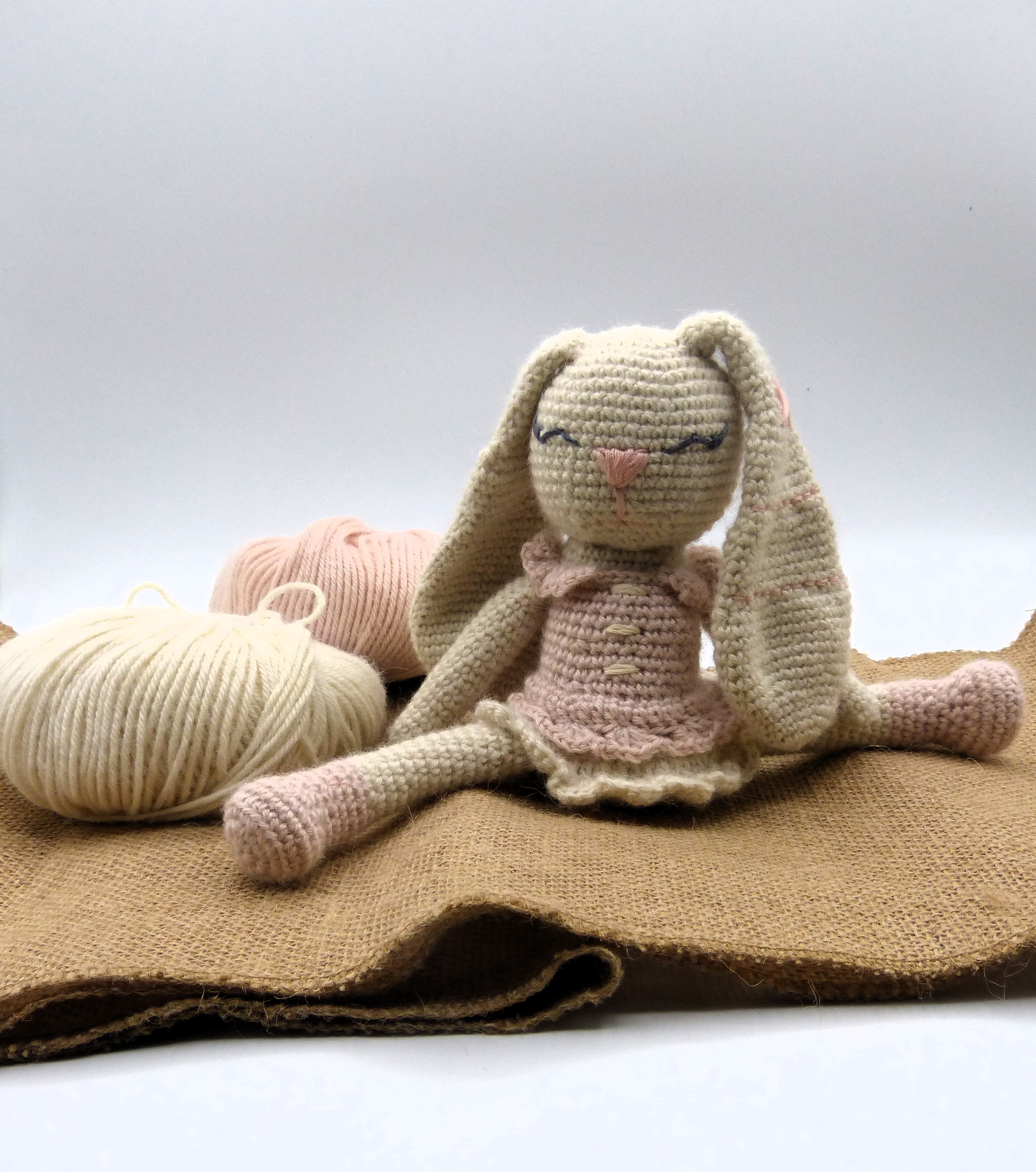 Poupée lapin danseuse en baby alpaga
