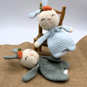 Doudou lapin avec carotte coton oeko tex