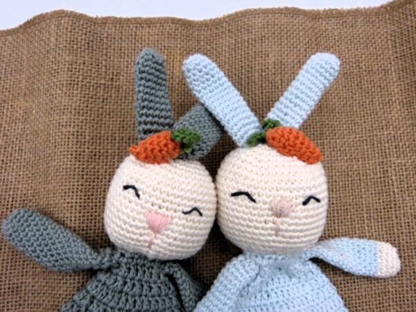 Doudou lapin avec carotte coton oeko tex – Image 3